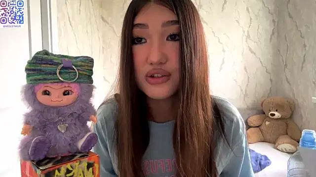 Snapshot of Violet_Mur chatting on May 27, 2026, 8:00 am Violet Mur online show from May 27, 2026, 8:00 am