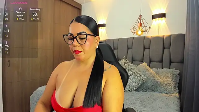 Alanna 19 online show from May 28, 2026, 2:03 pm