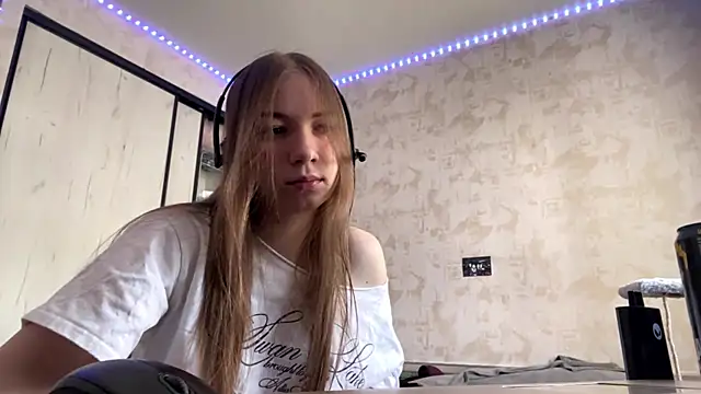 Snapshot of Sonya_Solnarima chatting on May 2, 2026, 6:51 am Sonya Solnarima online show from May 2, 2026, 6:51 am