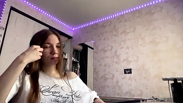 Snapshot of Sonya_Solnarima chatting on May 7, 2026, 10:53 am Sonya Solnarima online show from May 7, 2026, 10:53 am