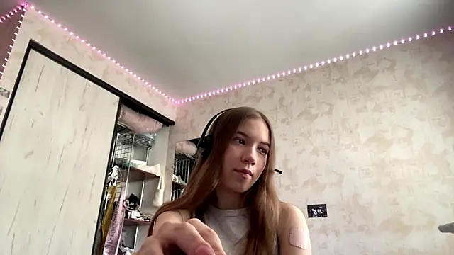 Snapshot of Sonya_Solnarima chatting on May 13, 2026, 8:55 am Sonya Solnarima online show from May 13, 2026, 8:55 am