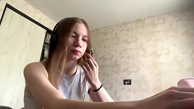 Snapshot of Sonya_Solnarima chatting on May 14, 2026, 8:54 am Sonya Solnarima online show from May 14, 2026, 8:54 am