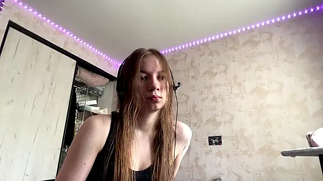 Snapshot of Sonya_Solnarima chatting on May 15, 2026, 10:11 am Sonya Solnarima online show from May 15, 2026, 10:11 am
