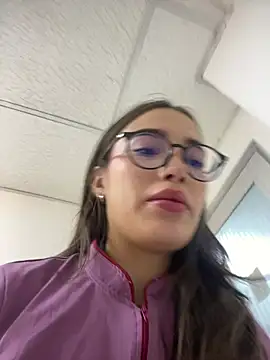 Snapshot of Sweet_Milaa1 chatting on May 5, 2026, 7:00 pm Sweet Milaa1 online show from May 5, 2026, 7:00 pm