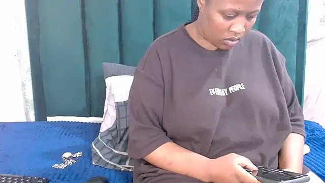 Candybittch online show from May 20, 2026, 4:46 pm