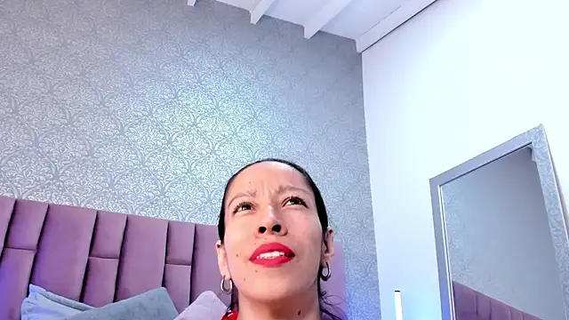 DianaRed  online show from May 14, 2026, 8:26 pm