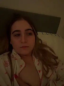 Taylormillie471 online show from May 6, 2026, 11:32 pm