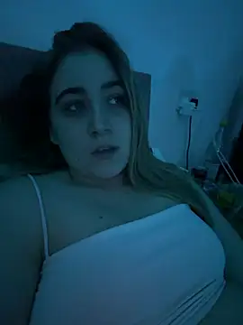 Taylormillie471 online show from May 18, 2026, 8:25 pm