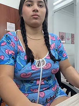 Snapshot of Mulan_rousse chatting on May 13, 2026, 1:30 pm Mulan rousse online show from May 13, 2026, 1:30 pm