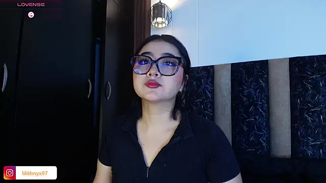 sweet dollLilith online show from May 7, 2026, 1:16 pm