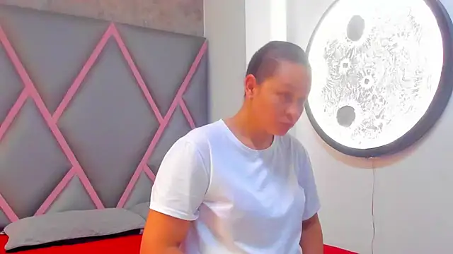 Snapshot of DeborayDark chatting on May 19, 2026, 6:58 pm DeborayDark online show from May 19, 2026, 6:58 pm
