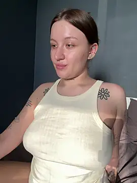 Snapshot of elegant_curves chatting on May 24, 2026, 3:50 pm elegant curves online show from May 24, 2026, 3:50 pm