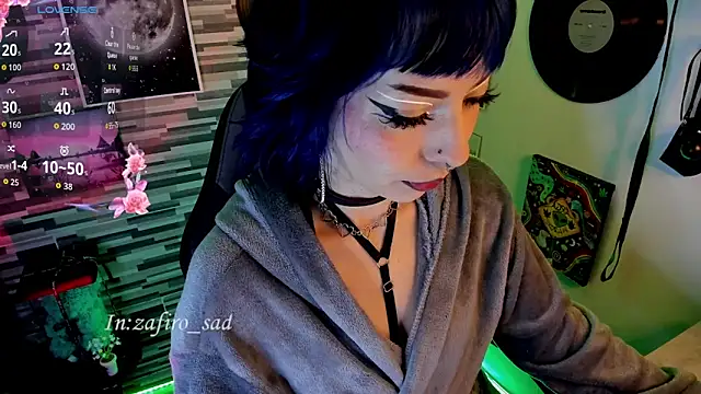 BlueElyxra online show from May 10, 2026, 3:33 am