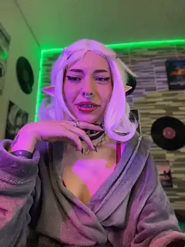 BlueElyxra online show from May 16, 2026, 4:42 am
