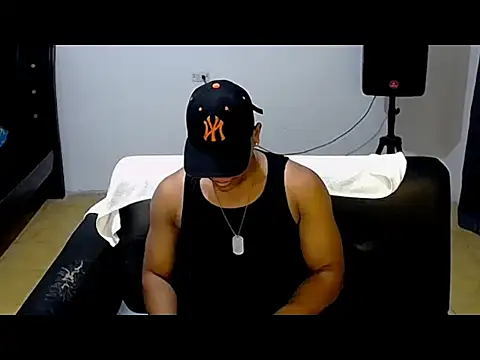 Ian Arcia online show from May 12, 2026, 11:02 pm