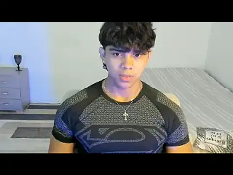 noahprada online show from May 13, 2026, 4:54 am