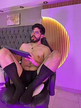 Snapshot of DomBoy_ chatting on May 27, 2026, 1:57 am DomBoy online show from May 27, 2026, 1:57 am