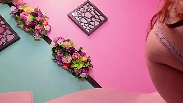 RoxanneDiaz online show from April 30, 2026, 8:04 pm