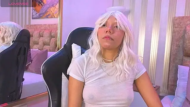 lilith pink   online show from May 8, 2026, 3:45 am