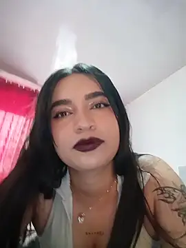 Snapshot of Sky__19 chatting on May 17, 2026, 7:43 pm Sky 19 online show from May 17, 2026, 7:43 pm