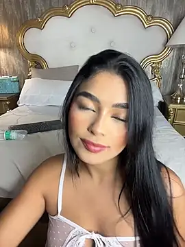 EvasBlazeXXX online show from May 17, 2026, 5:27 am