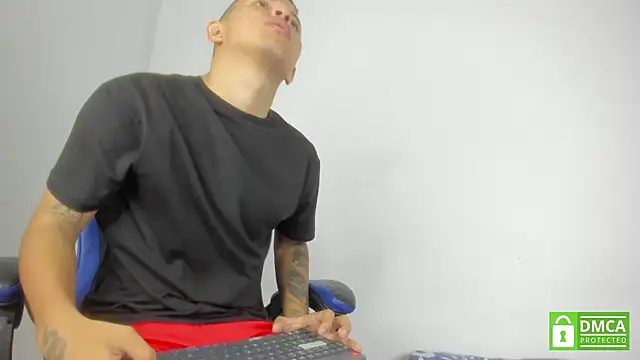 Steven SkinnyBoy online show from April 30, 2026, 3:02 am