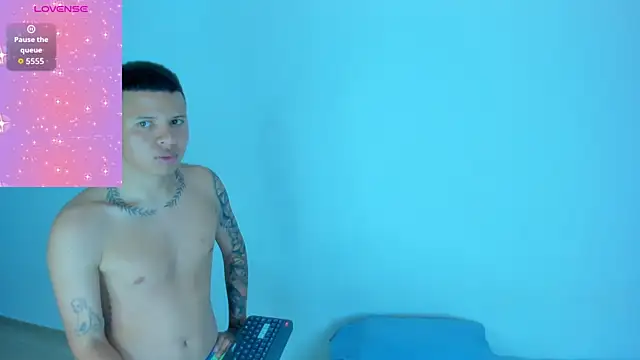 Steven SkinnyBoy online show from May 12, 2026, 3:58 am