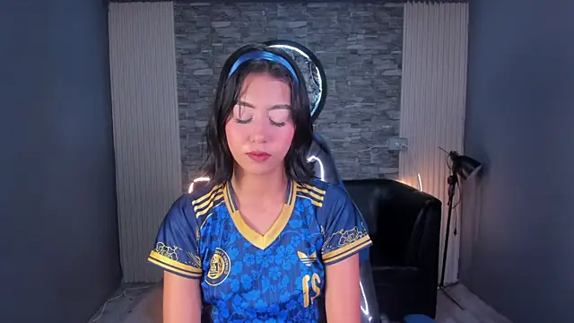 Snapshot of gemma_19_ chatting on May 13, 2026, 9:22 pm gemma 19 online show from May 13, 2026, 9:22 pm