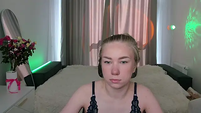 Snapshot of AnnaAlexArti chatting on May 15, 2026, 3:57 am AnnaAlexArti online show from May 15, 2026, 3:57 am