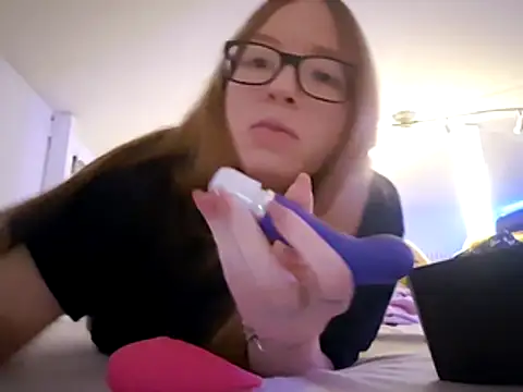 Freaky-Doll online show from May 5, 2026, 9:12 pm