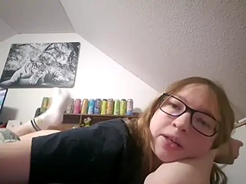 Freaky-Doll online show from May 8, 2026, 9:09 pm