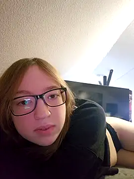 Freaky-Doll online show from May 10, 2026, 5:51 pm