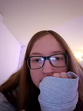 Freaky-Doll online show from May 13, 2026, 11:44 pm