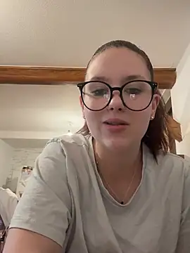 Snapshot of CuteBeaX chatting on May 31, 2026, 8:10 pm CuteBeaX online show from May 31, 2026, 8:10 pm