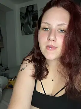 Snapshot of CuteBeaX chatting on June 24, 2026, 9:25 pm CuteBeaX online show from June 24, 2026, 9:25 pm