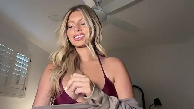 Summerclarke online show from May 19, 2026, 1:44 am