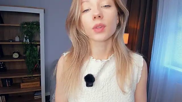 Snapshot of katemossse chatting on May 24, 2026, 6:29 am katemossse online show from May 24, 2026, 6:29 am