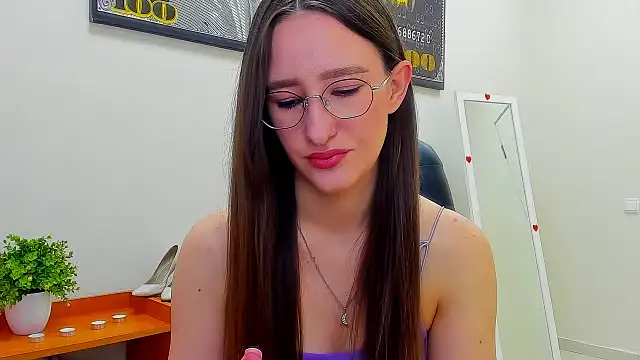 Snapshot of Olimia chatting on May 14, 2026, 9:05 am Olimia online show from May 14, 2026, 9:05 am