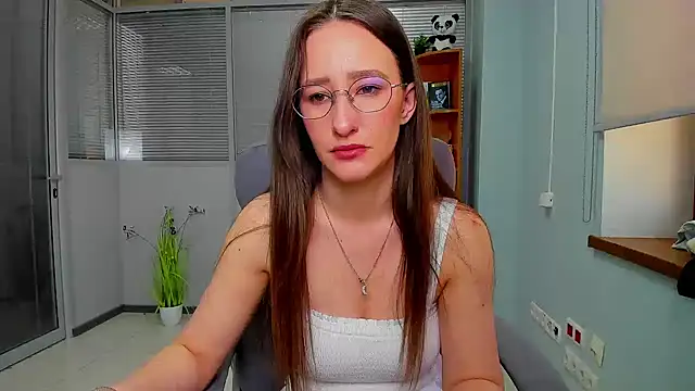 Snapshot of Olimia chatting on May 16, 2026, 9:06 am Olimia online show from May 16, 2026, 9:06 am