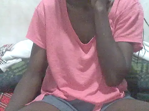 Snapshot of Leeratoe chatting on May 21, 2026, 7:21 pm Leeratoe online show from May 21, 2026, 7:21 pm