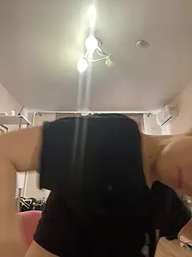 Snapshot of _SweetAnna_ chatting on May 19, 2026, 11:27 am SweetAnna online show from May 19, 2026, 11:27 am