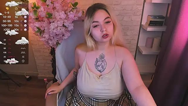 green eye twinkle online show from May 17, 2026, 1:29 pm