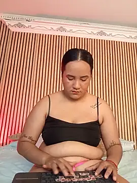 NATY BUSTOS online show from May 9, 2026, 5:51 pm