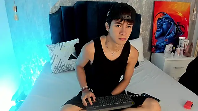 Snapshot of Liam_Grayson_ chatting on May 31, 2026, 12:23 pm Liam Grayson online show from May 31, 2026, 12:23 pm