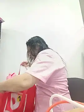 SAMANTHA--02 online show from May 29, 2026, 12:47 pm