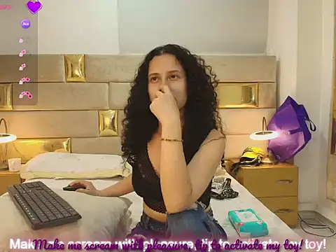 Snapshot of LudoviccaMark chatting on May 16, 2026, 7:34 pm LudoviccaMark online show from May 16, 2026, 7:34 pm