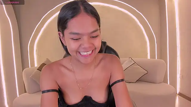 SaphiraJames online show from May 30, 2026, 9:12 pm