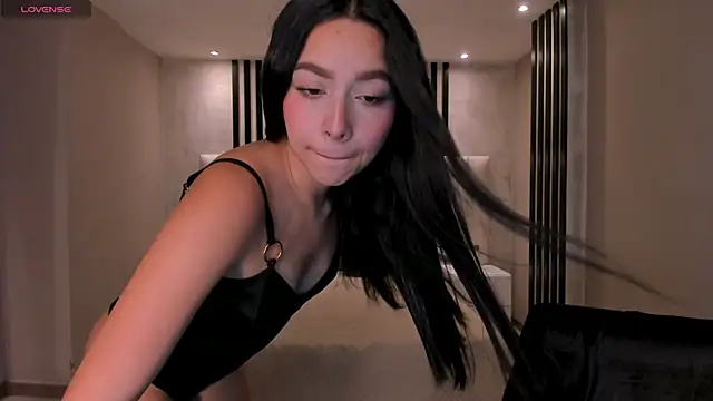 Snapshot of SophieKiss1 chatting on May 23, 2026, 7:40 pm SophieKiss1 online show from May 23, 2026, 7:40 pm