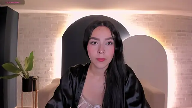 Snapshot of SophieKiss1 chatting on May 30, 2026, 7:33 pm SophieKiss1 online show from May 30, 2026, 7:33 pm