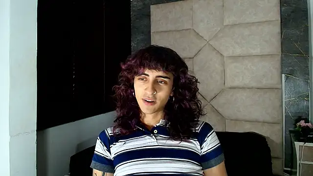 Snapshot of Divine_____ chatting on June 24, 2026, 9:03 pm Divine online show from June 24, 2026, 9:03 pm